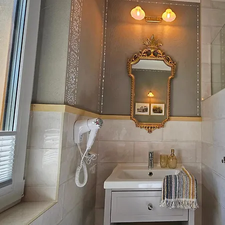 Forest House With Sauna & Fireplace Casa de Férias *