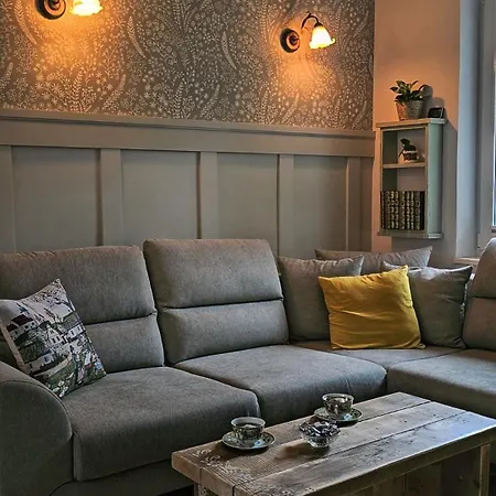 Forest House With Sauna & Fireplace *