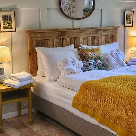 Forest House With Sauna & Fireplace *