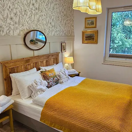 Forest House With Sauna & Fireplace Casa de Férias Podwilczyn