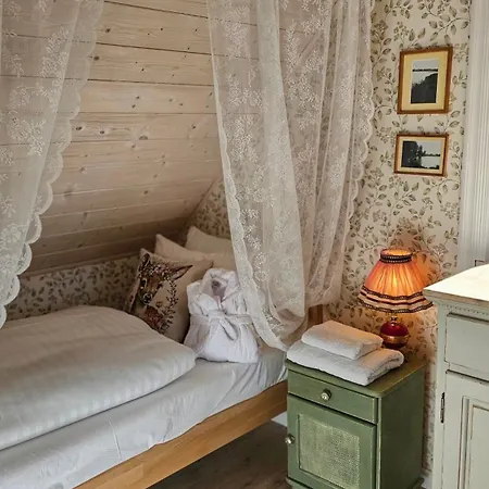 Forest House With Sauna & Fireplace