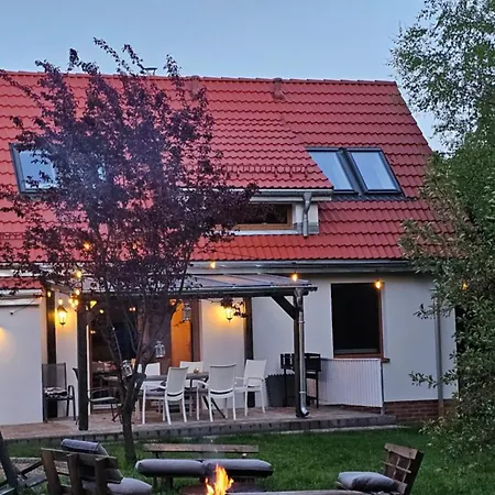 Forest House With Sauna & Fireplace Casa de Férias Podwilczyn