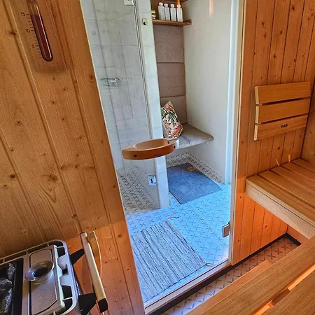 Casa de Férias Forest House With Sauna & Fireplace