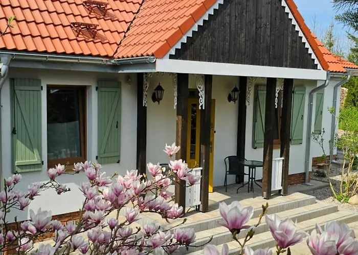 Сasa de vacaciones Forest House With Sauna & Fireplace Podwilczyn