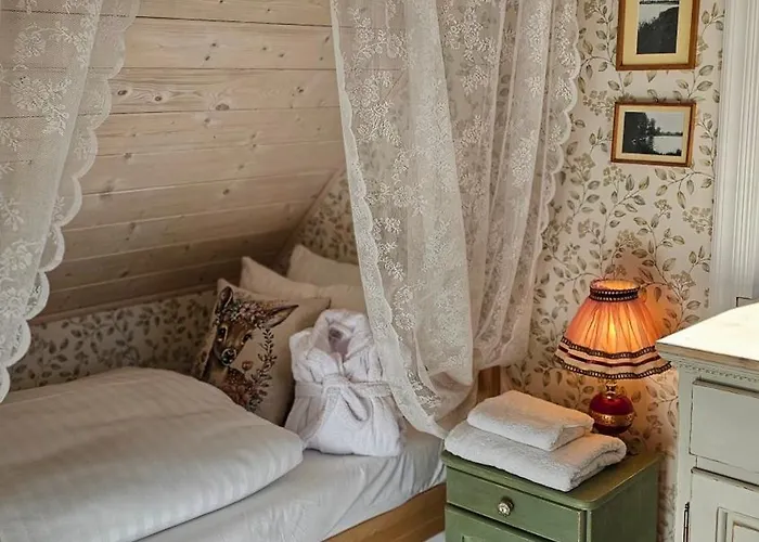 Forest House With Sauna & Fireplace