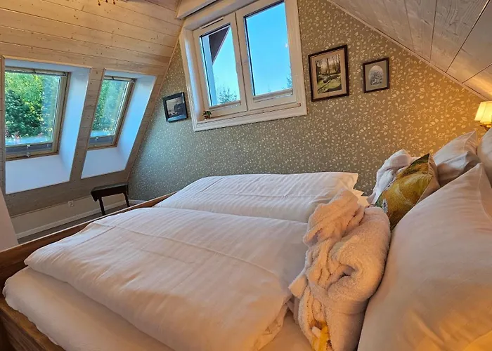 Forest House With Sauna & Fireplace Сasa de vacaciones Podwilczyn